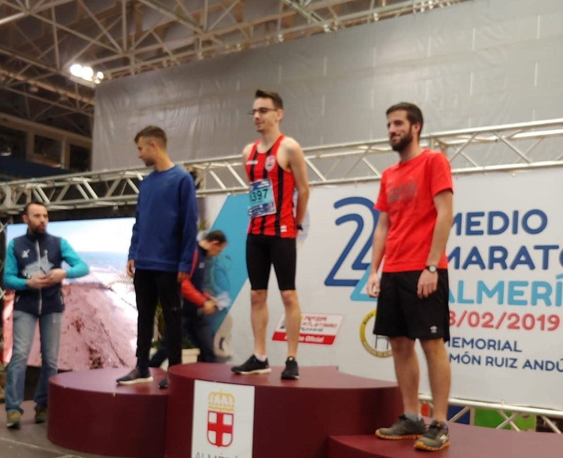Daniel Sanz (Sub23)  y Antonio Domínguez (M60) se imponen en las Medias de Almería  y Torremolinos