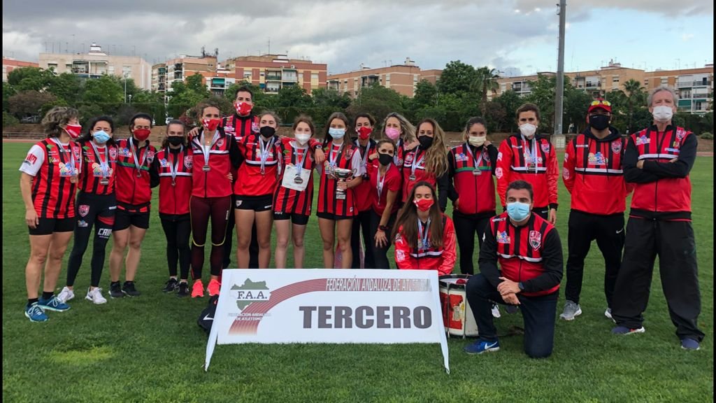 LAS CHICAS absolutas suben a primera