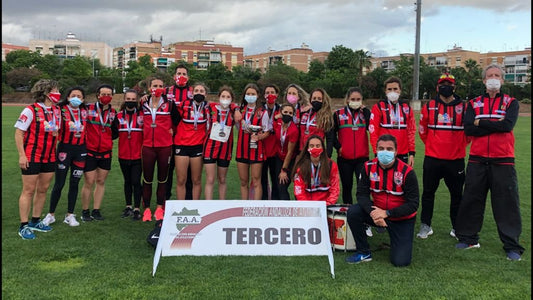 LAS CHICAS absolutas suben a primera